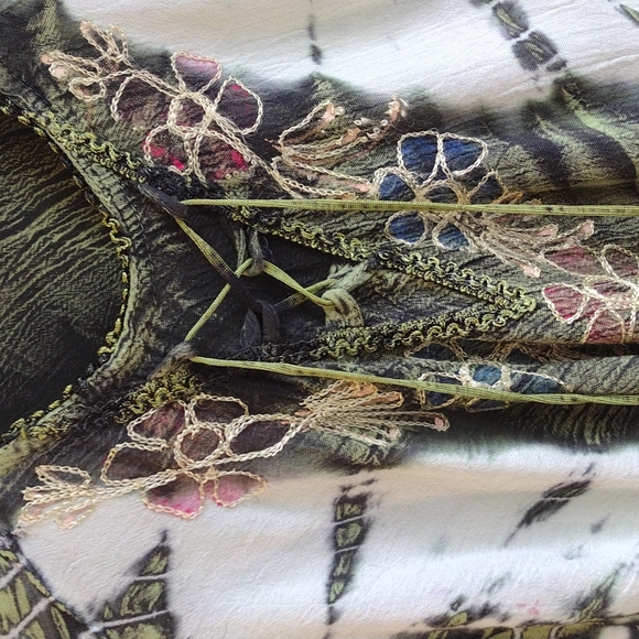 Women's 100% Viscose green tye dye blouse size S - Picture 3 of 6